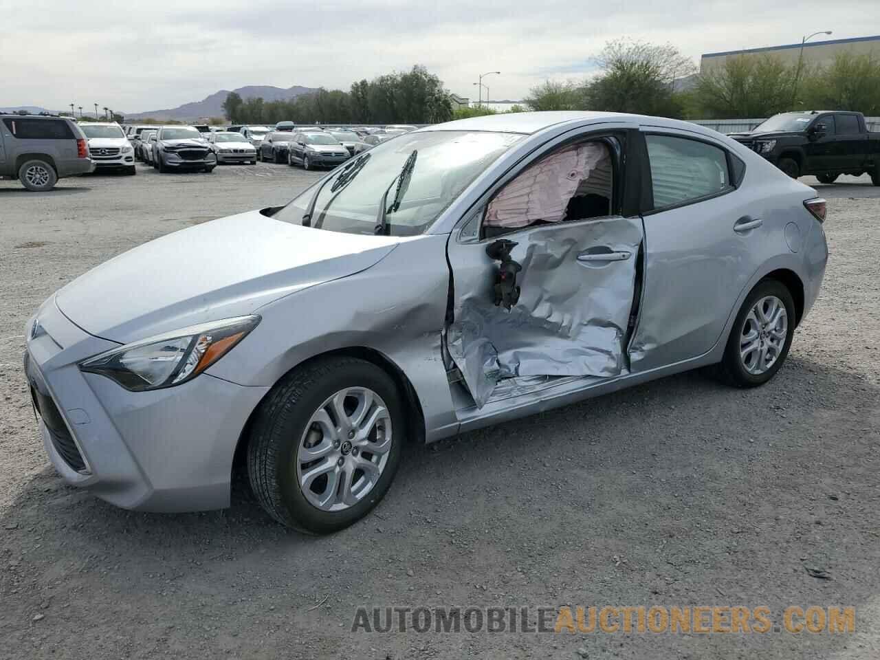 3MYDLBYV2JY301303 TOYOTA YARIS 2018