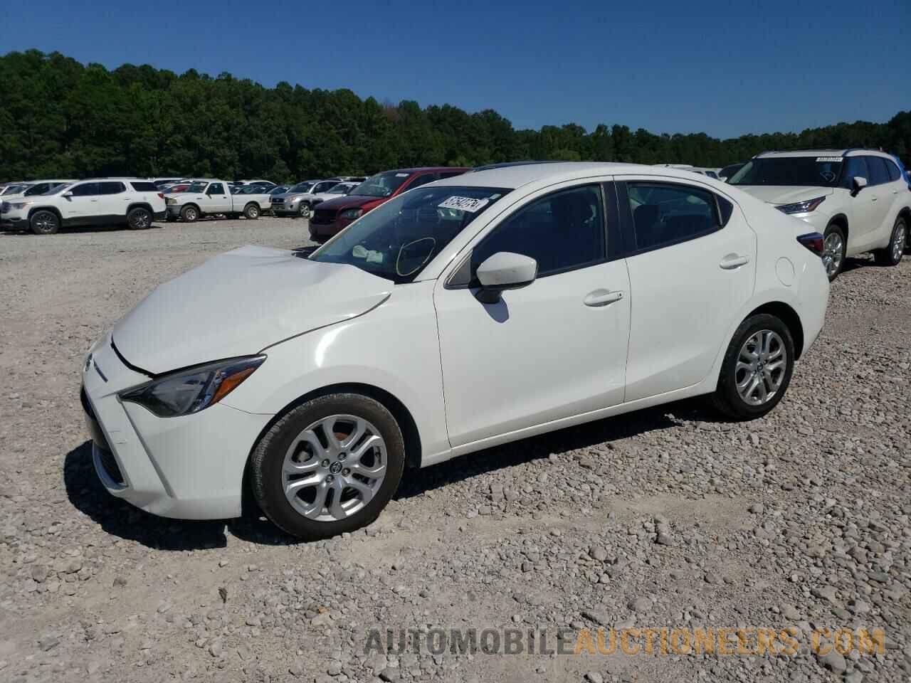 3MYDLBYV2JY311474 TOYOTA YARIS 2018