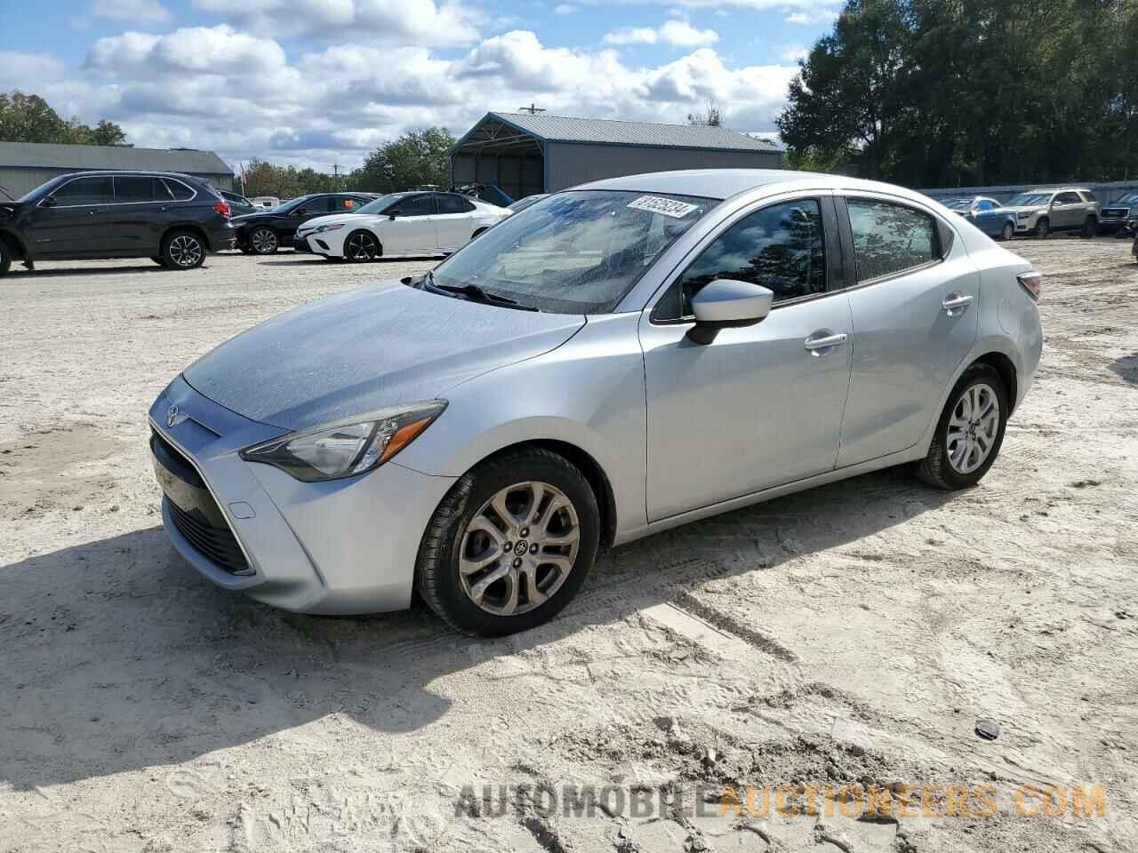 3MYDLBYV3JY302704 TOYOTA YARIS 2018