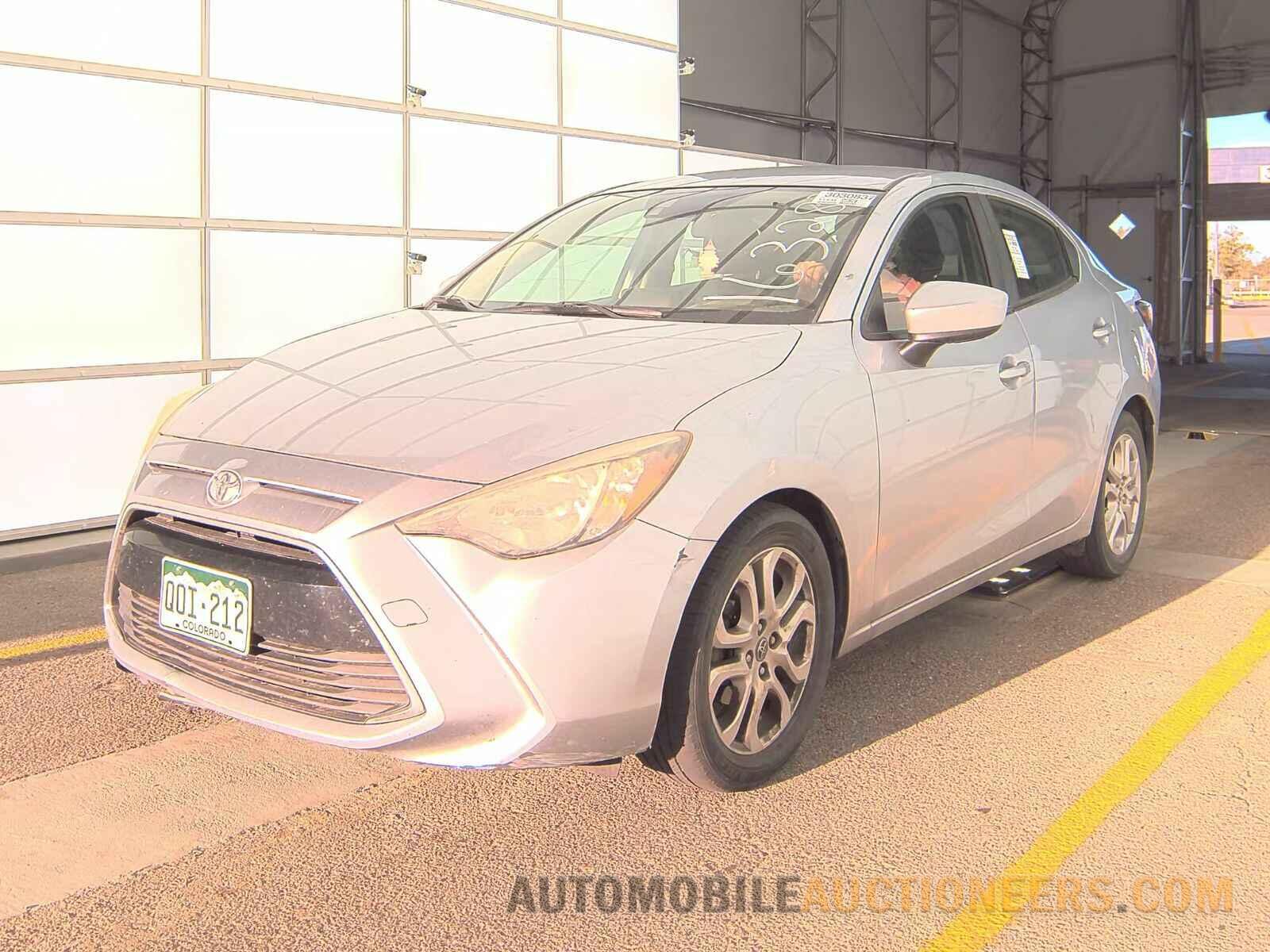 3MYDLBYV5HY163282 Toyota Yaris iA 2017