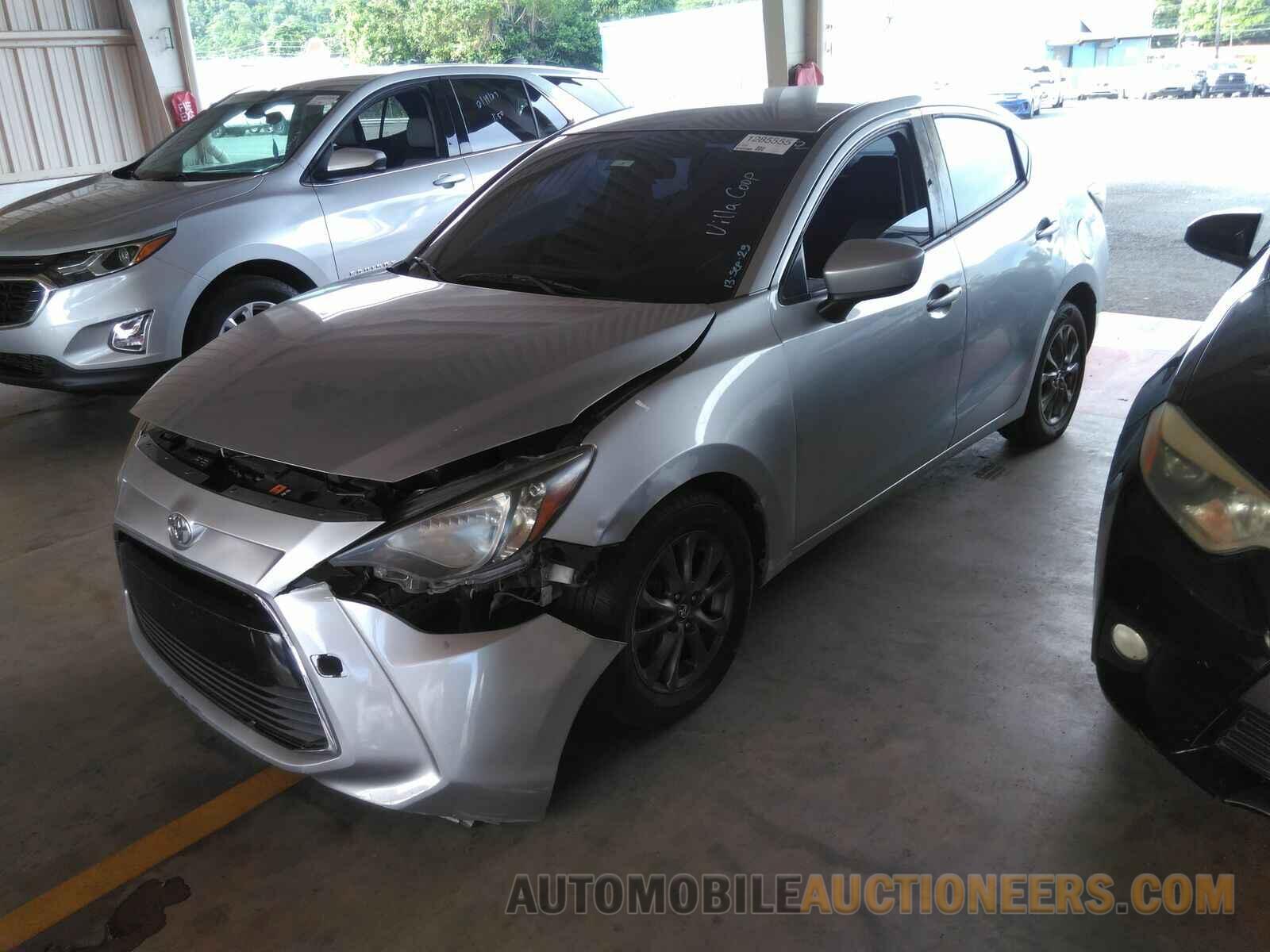 3MYDLBYV5HY168773 Toyota Yaris iA 2017