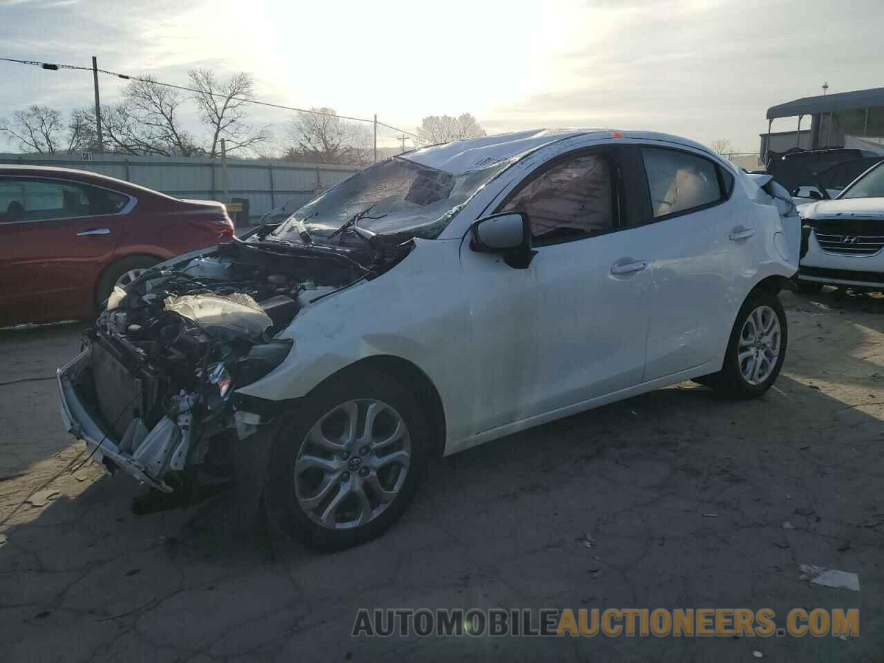 3MYDLBYV5JY306205 TOYOTA YARIS 2018