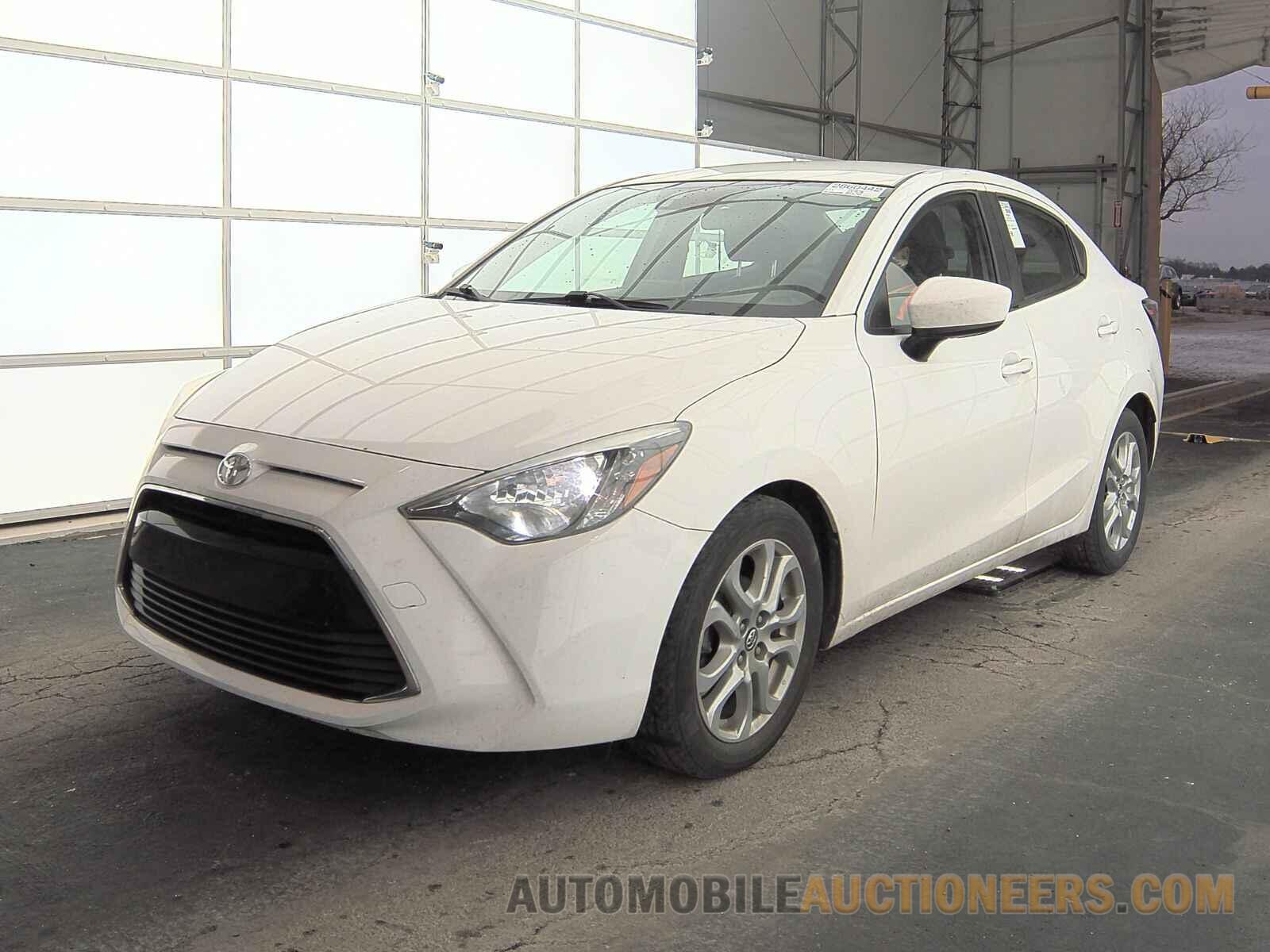 3MYDLBYV5JY316801 Toyota Yaris iA 2018