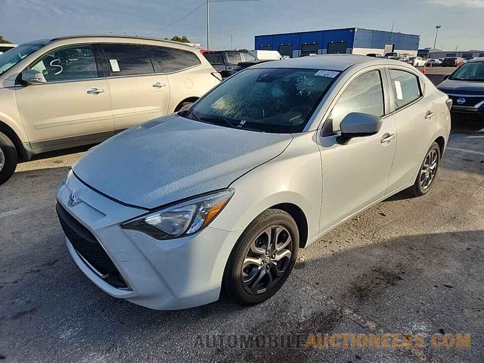 3MYDLBYV5KY517583 Toyota Yaris Sedan 2019