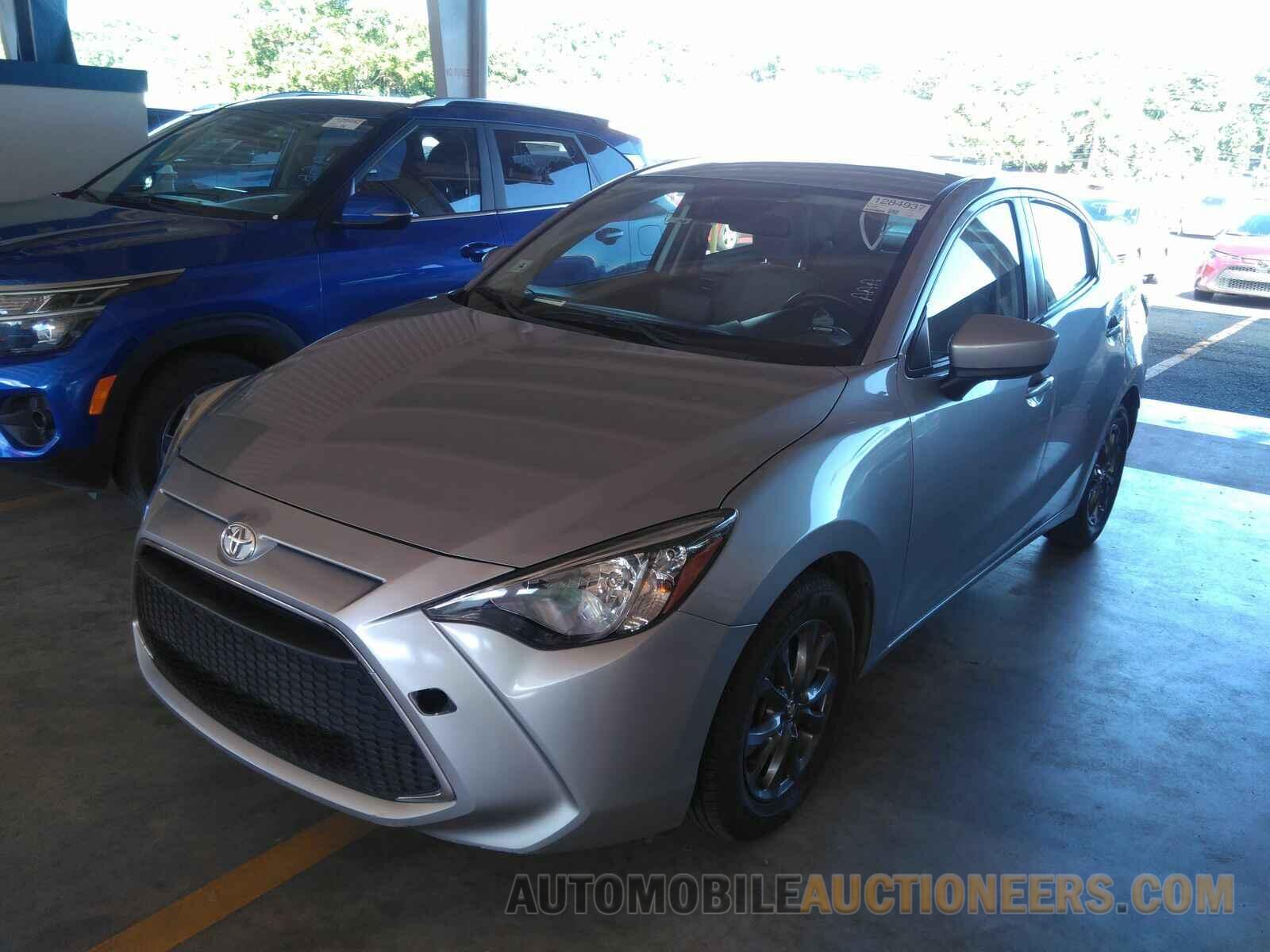 3MYDLBYV5LY704954 Toyota Yaris Sedan 2020