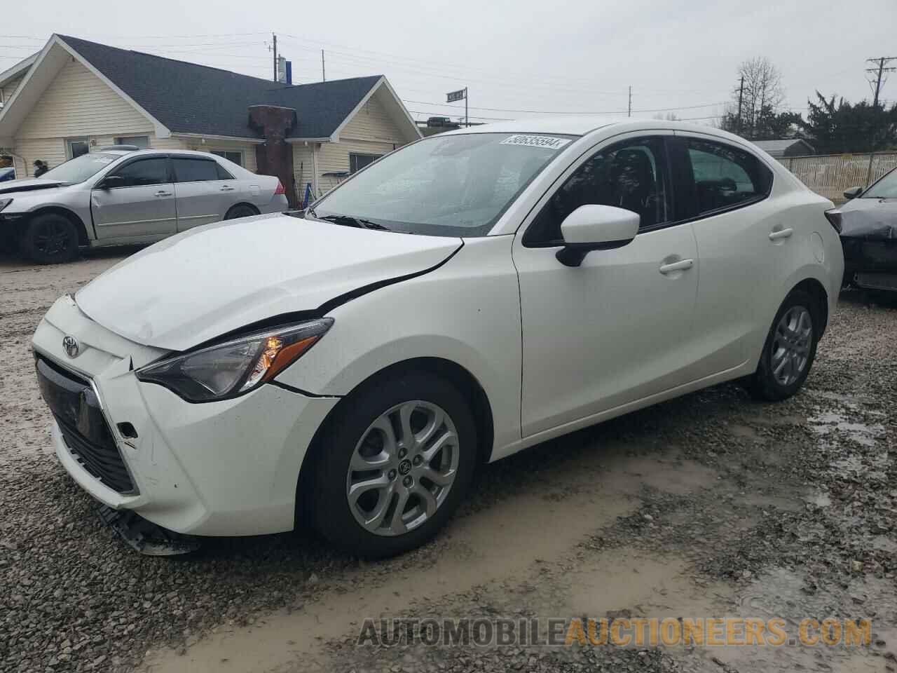 3MYDLBYV6HY174839 TOYOTA YARIS 2017