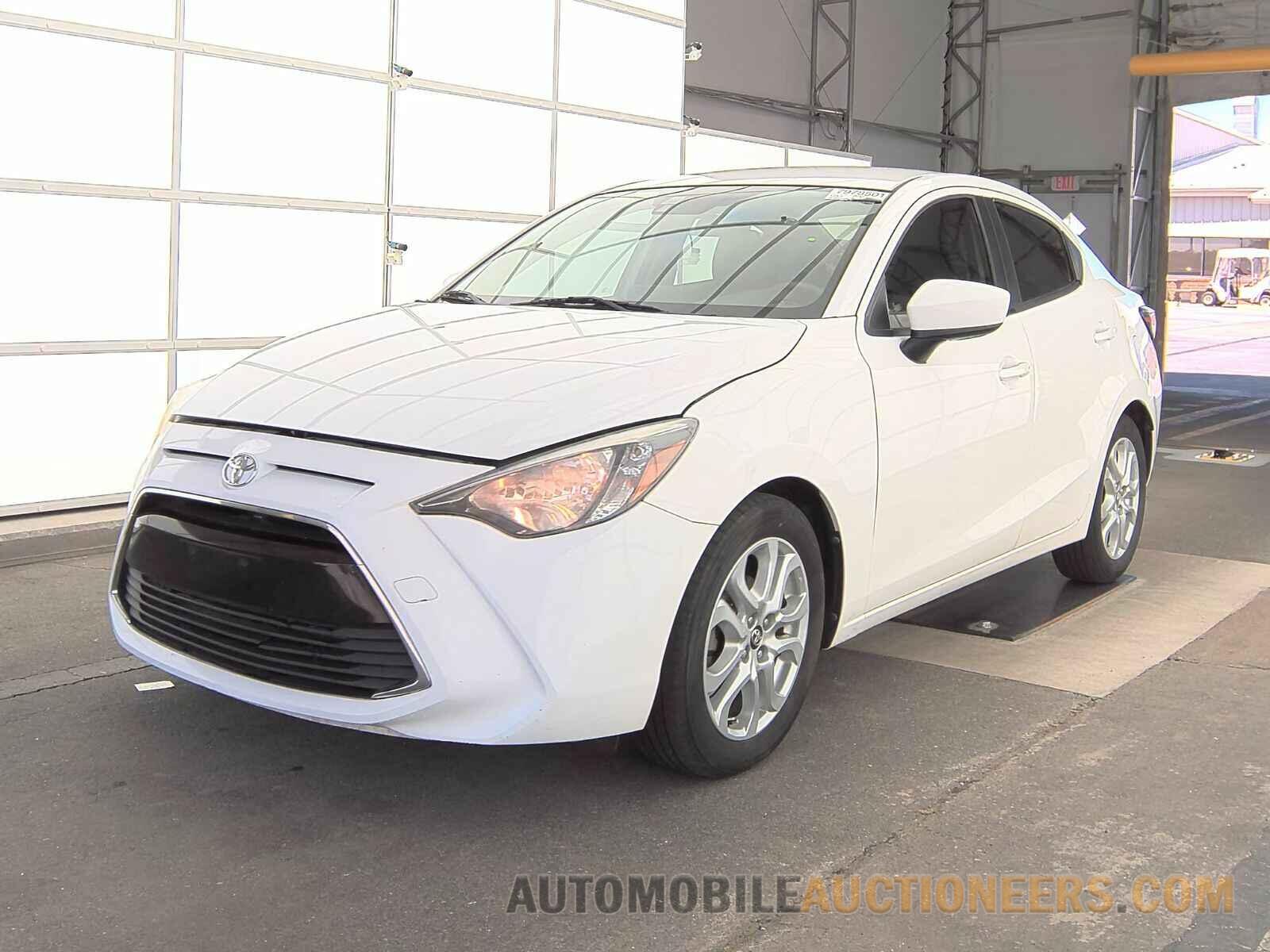 3MYDLBYV6JY300896 Toyota Yaris iA 2018