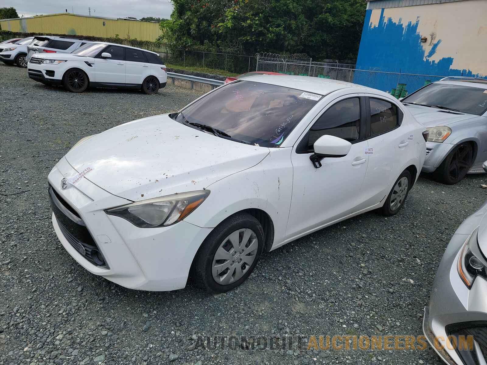 3MYDLBYV7GY118696 Toyota Yaris 2016