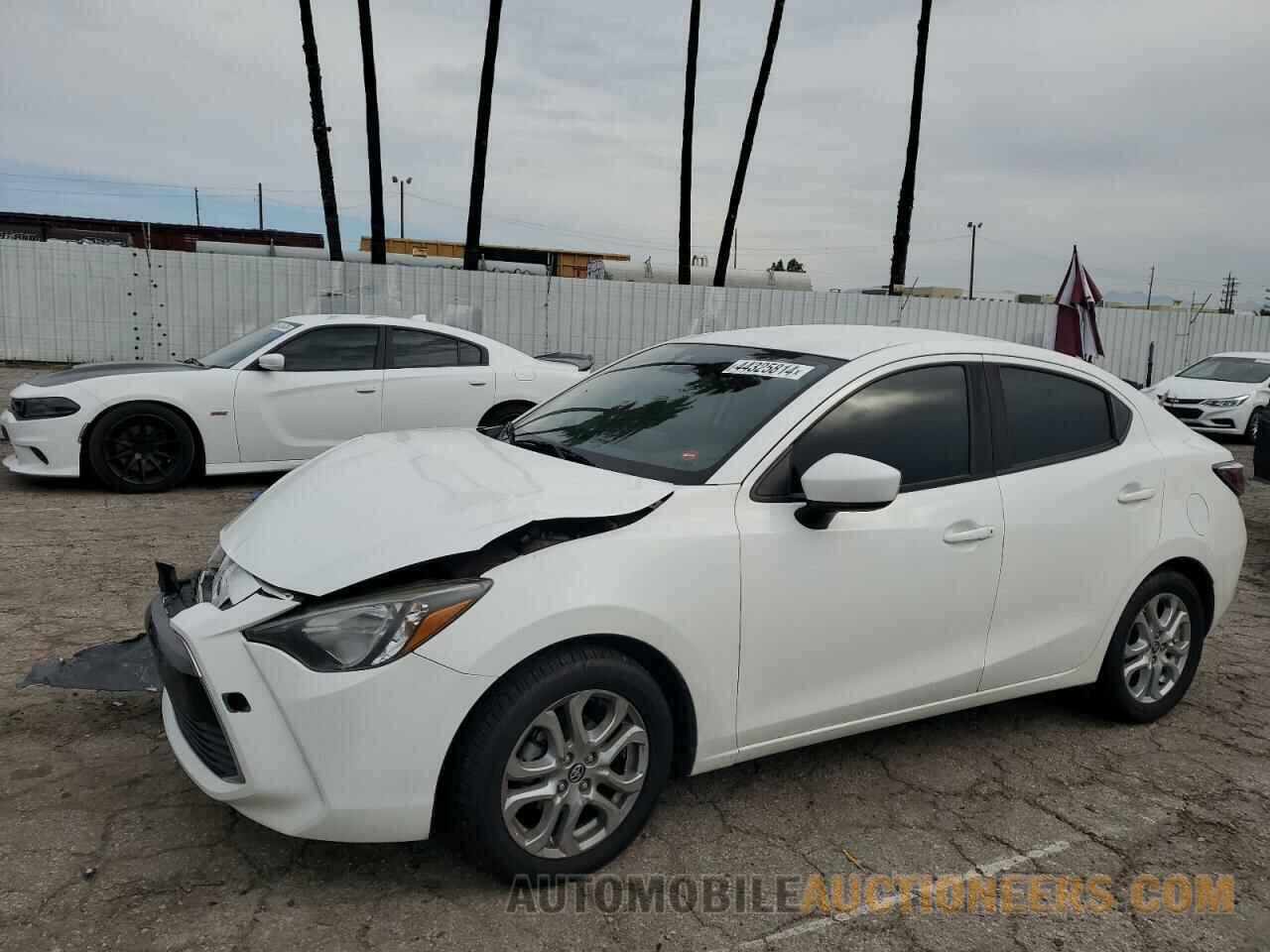 3MYDLBYV7HY153997 TOYOTA YARIS 2017