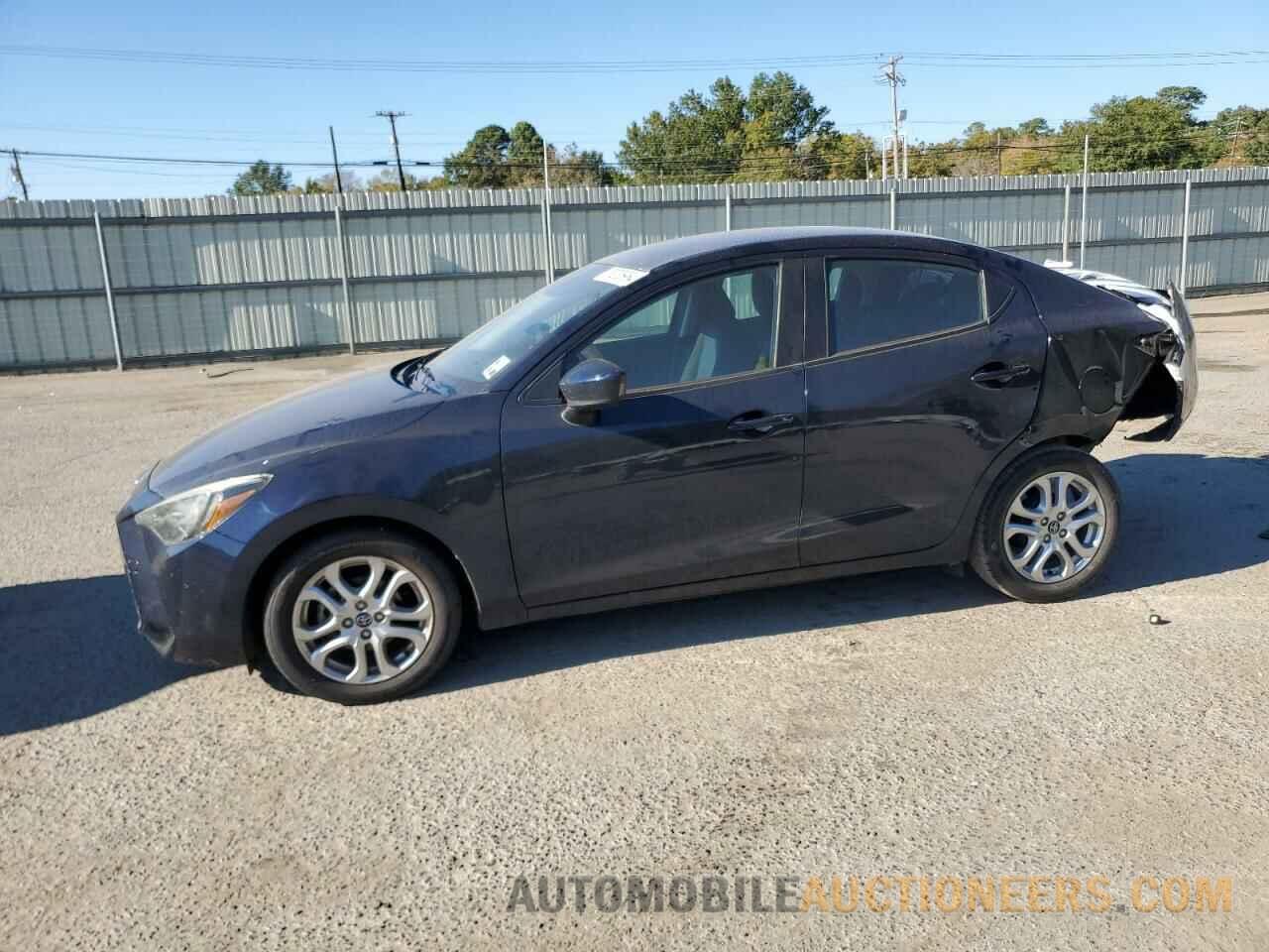 3MYDLBYV7JY307033 TOYOTA YARIS 2018