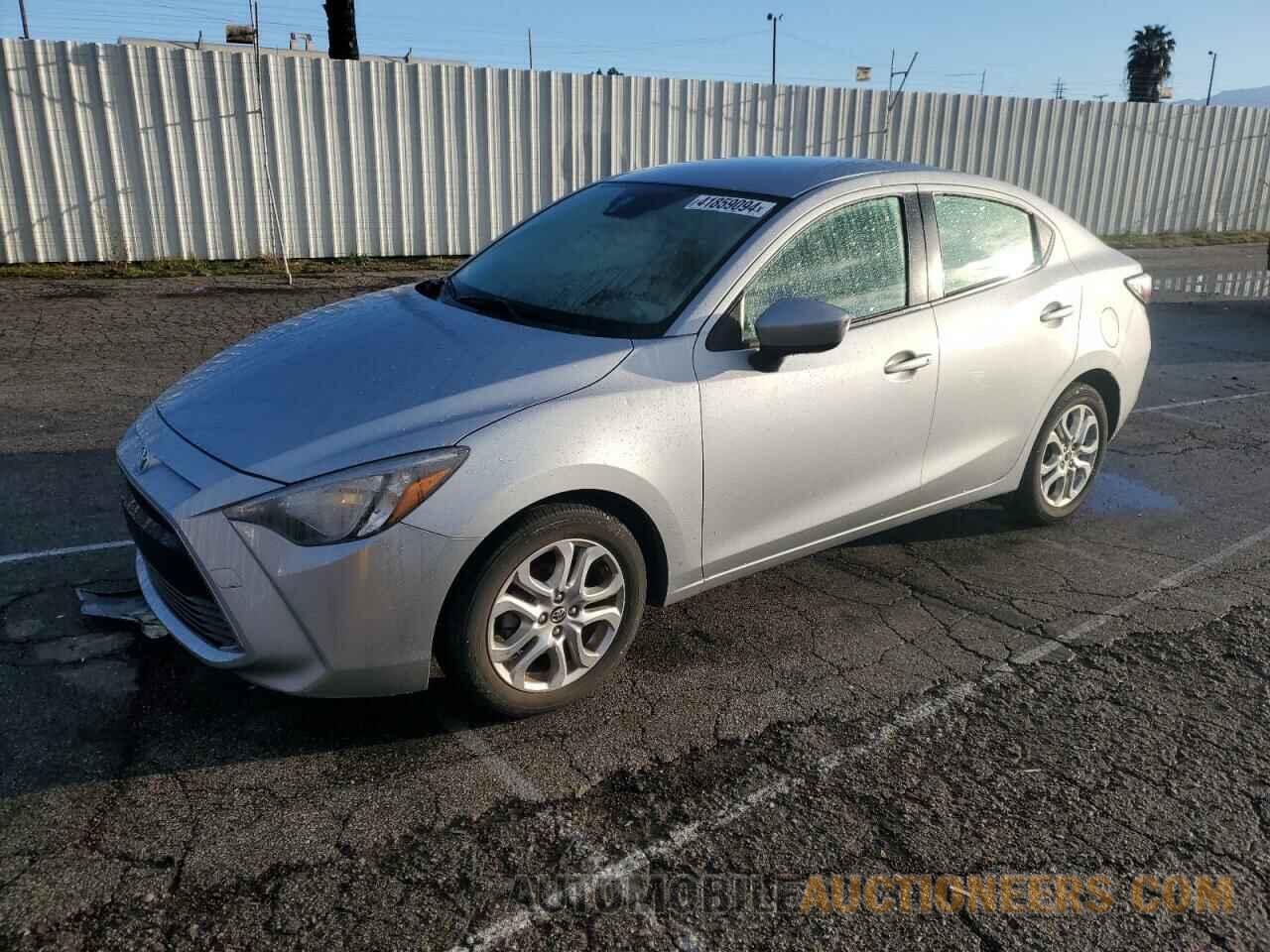 3MYDLBYV7JY317352 TOYOTA YARIS 2018