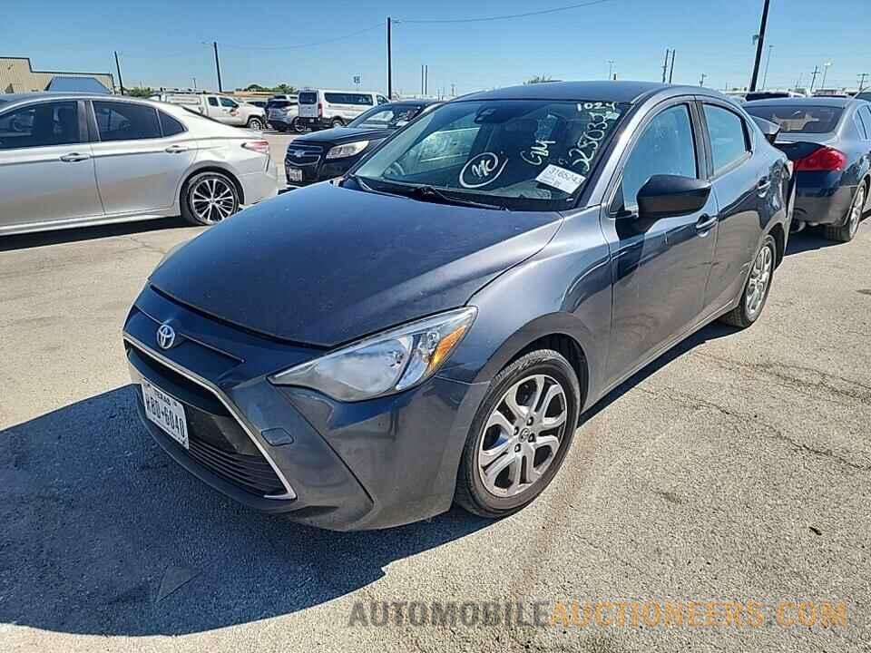 3MYDLBYV7JY325032 Toyota Yaris iA 2018