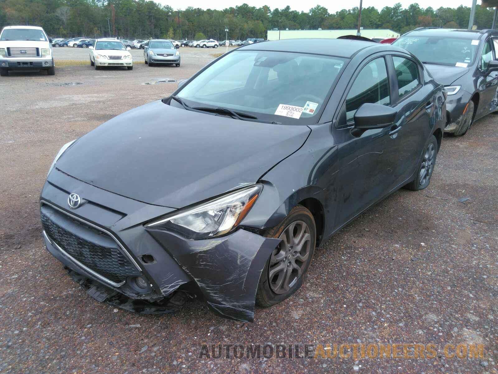 3MYDLBYV7KY501093 Toyota Yaris Sedan 2019