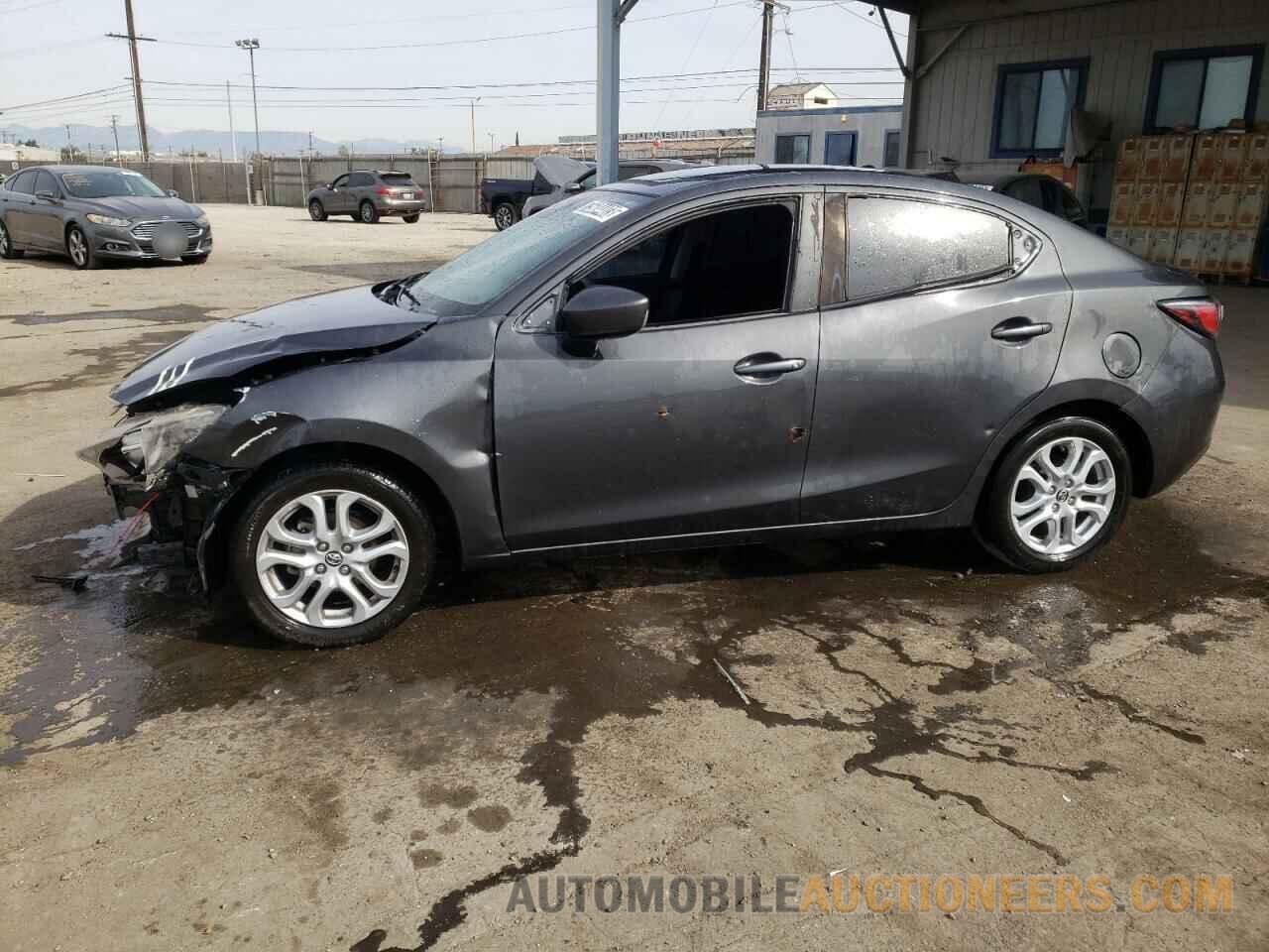 3MYDLBYV8HY180030 TOYOTA YARIS 2017