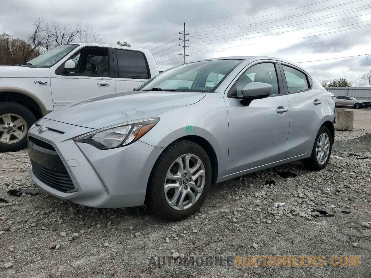 3MYDLBYV8JY331423 TOYOTA YARIS 2018