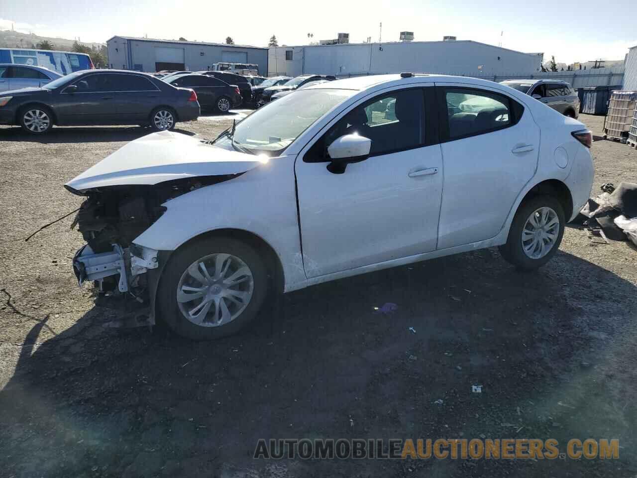 3MYDLBYV9KY504268 TOYOTA YARIS 2019