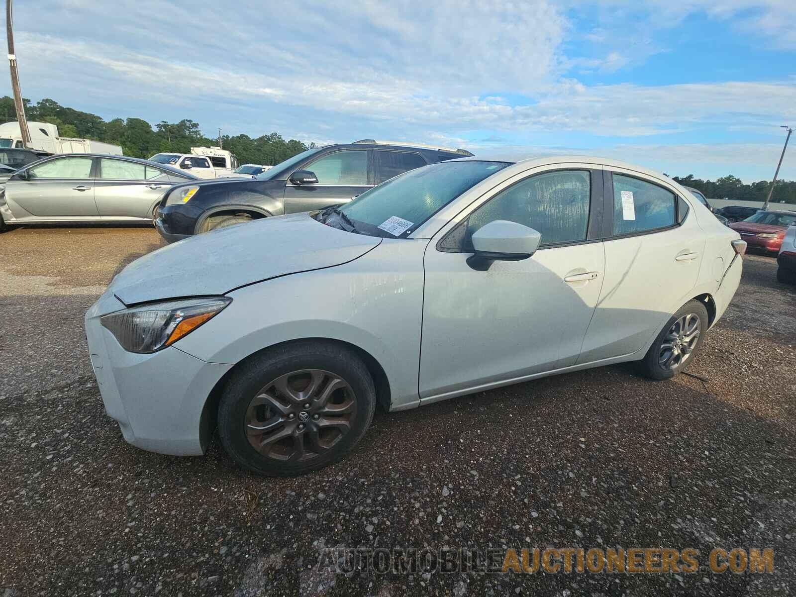 3MYDLBYVXKY504392 Toyota Yaris 2019