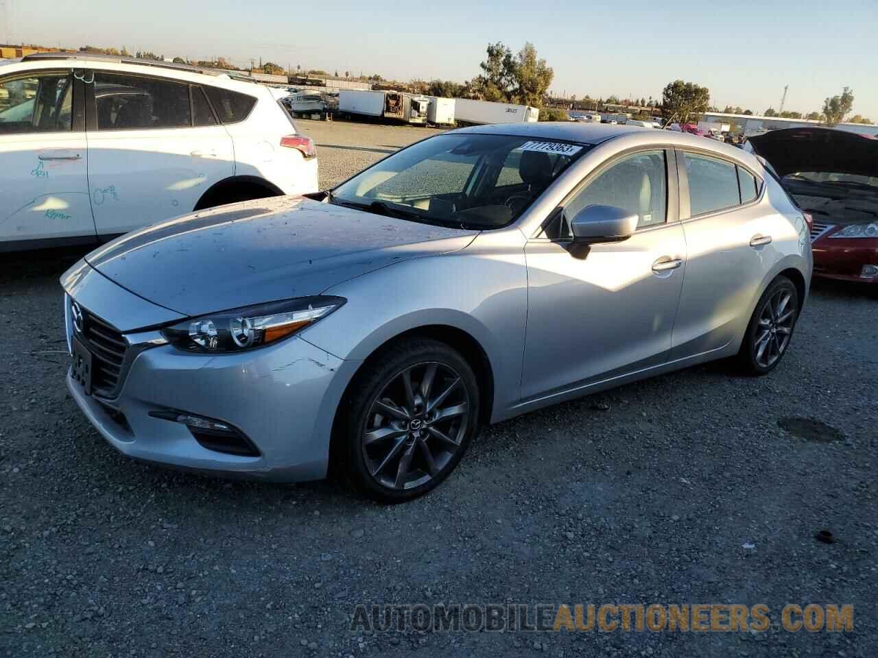 3MZBN1L30JM180033 MAZDA 3 2018