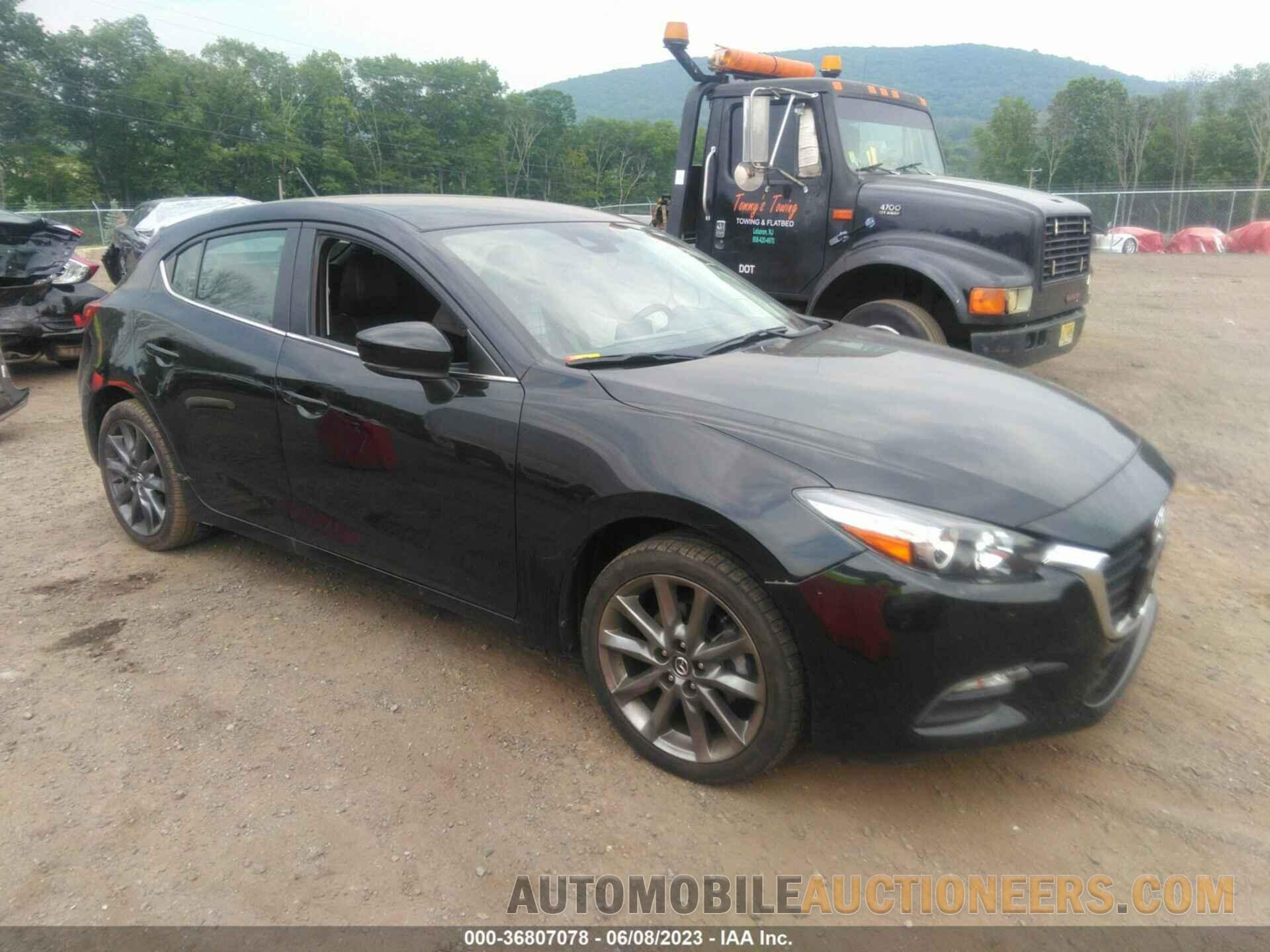 3MZBN1L30JM252834 MAZDA MAZDA3 5-DOOR 2018