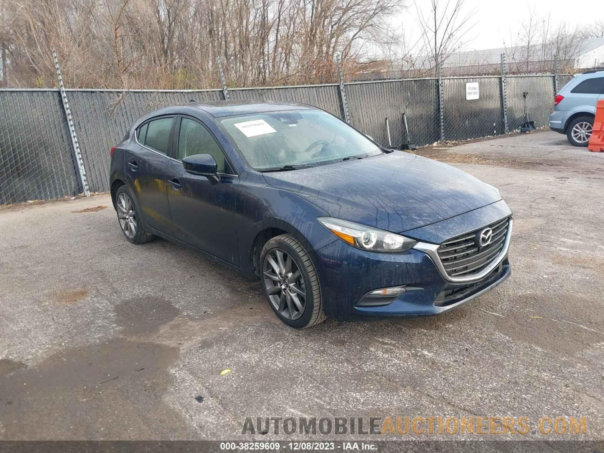 3MZBN1L30JM256611 MAZDA 3 2018