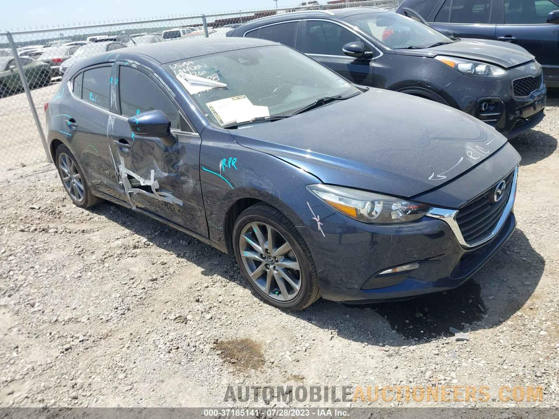 3MZBN1L30JM257161 MAZDA 3 2018