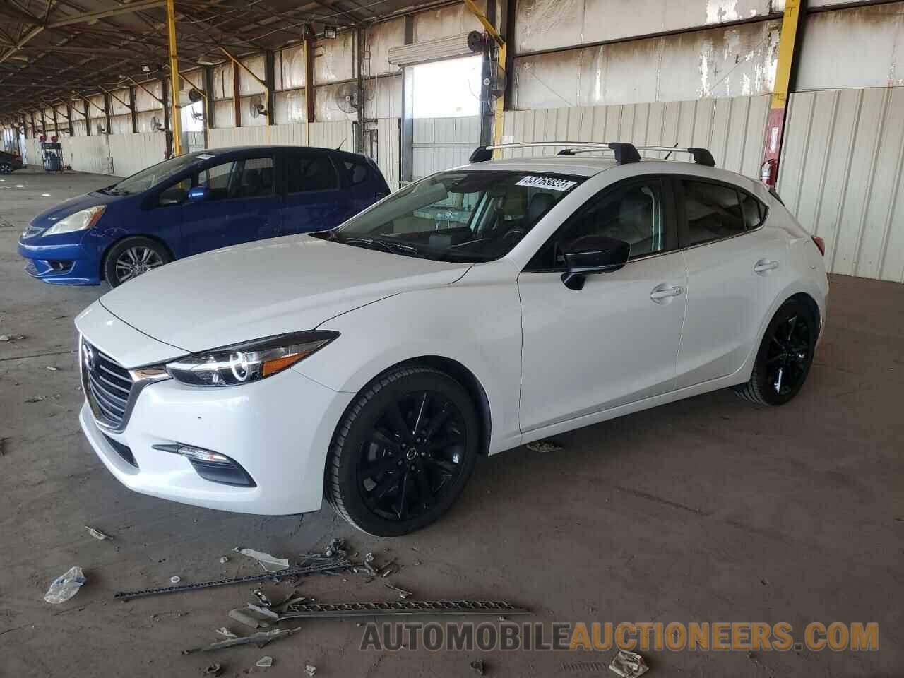 3MZBN1L30JM262327 MAZDA 3 2018