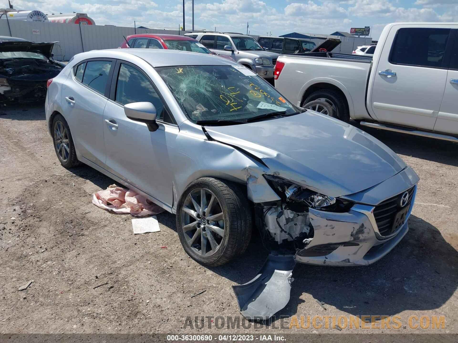 3MZBN1L31JM230194 MAZDA MAZDA3 5-DOOR 2018