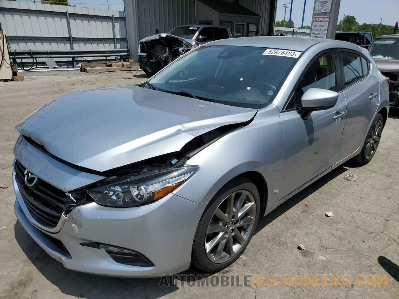 3MZBN1L32JM207992 MAZDA 3 2018