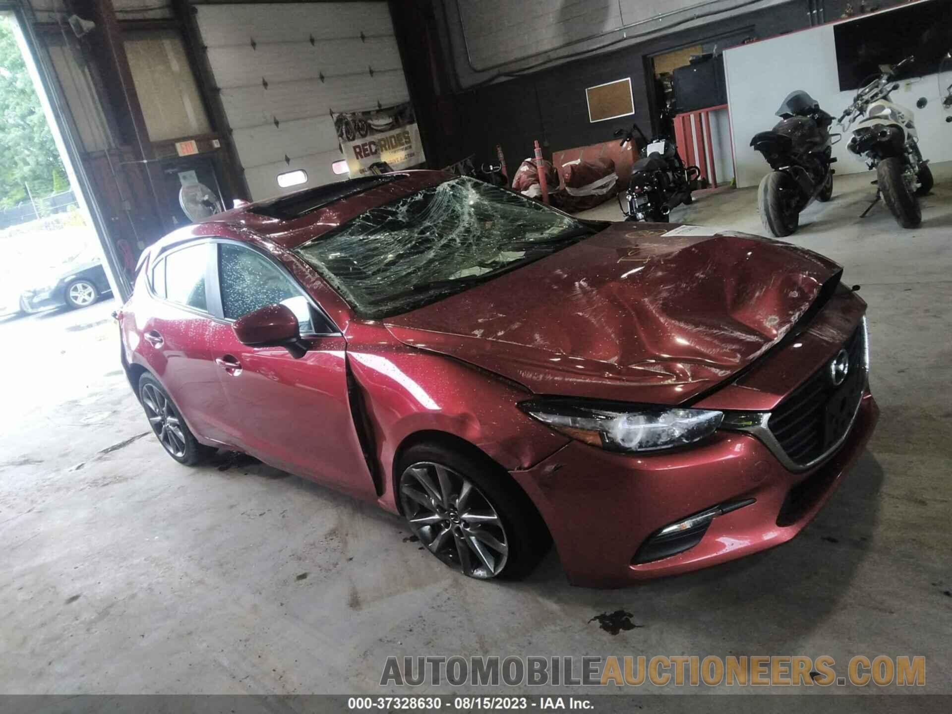 3MZBN1L32JM223979 MAZDA MAZDA3 5-DOOR 2018