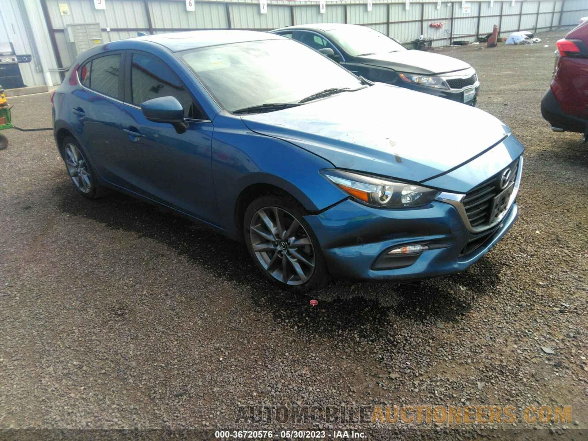 3MZBN1L32JM242418 MAZDA MAZDA3 5-DOOR 2018