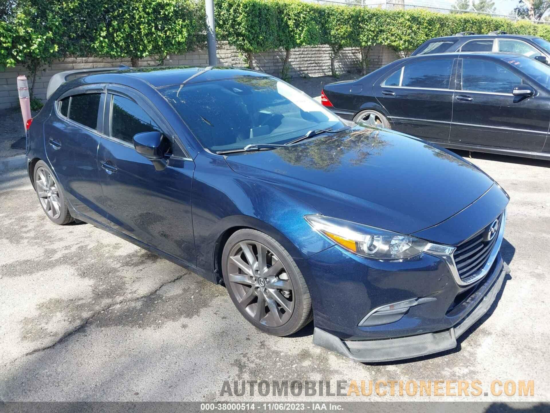 3MZBN1L32JM264225 MAZDA MAZDA3 2018