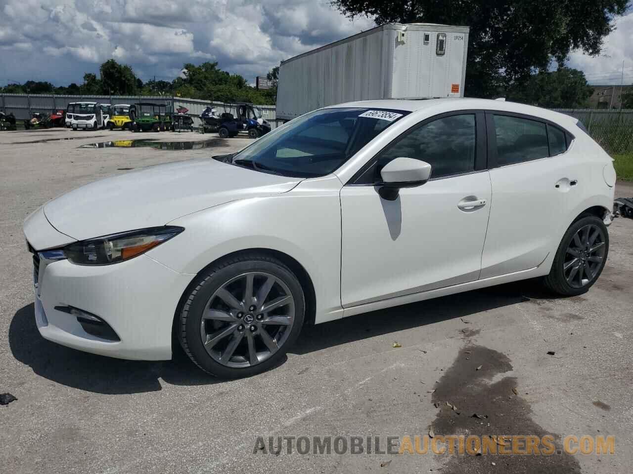 3MZBN1L32JM271319 MAZDA 3 2018