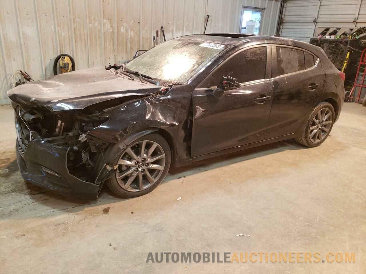 3MZBN1L33JM166031 MAZDA 3 2018