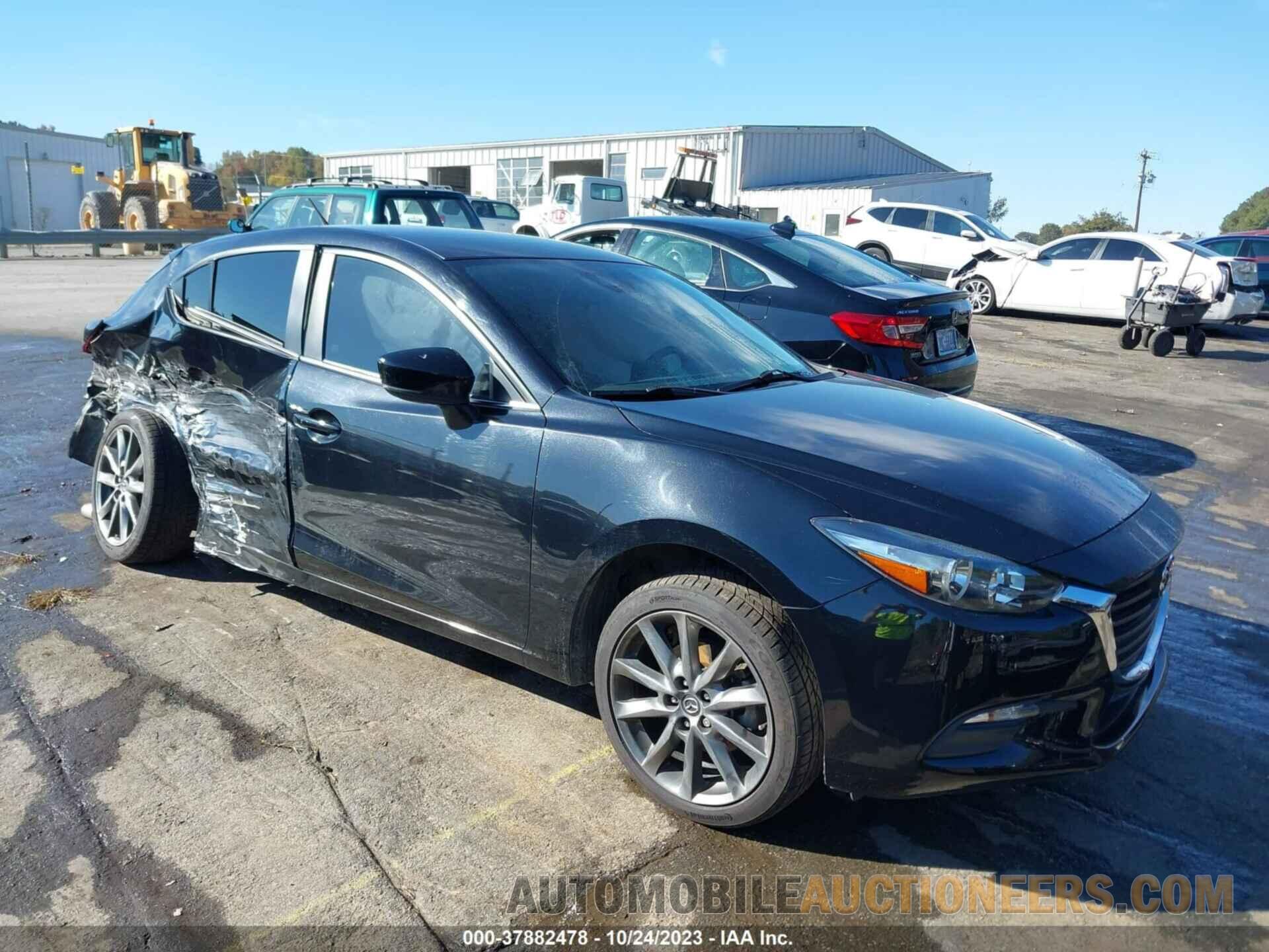 3MZBN1L33JM181046 MAZDA MAZDA3 5-DOOR 2018