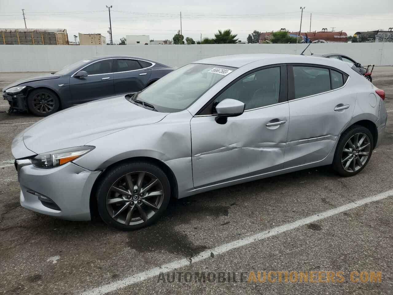 3MZBN1L33JM181547 MAZDA 3 2018