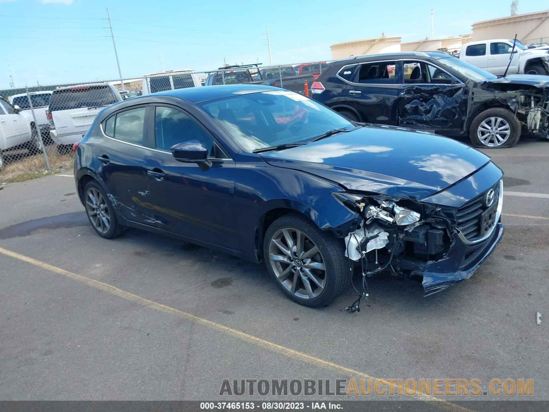 3MZBN1L33JM197425 MAZDA MAZDA3 5-DOOR 2018