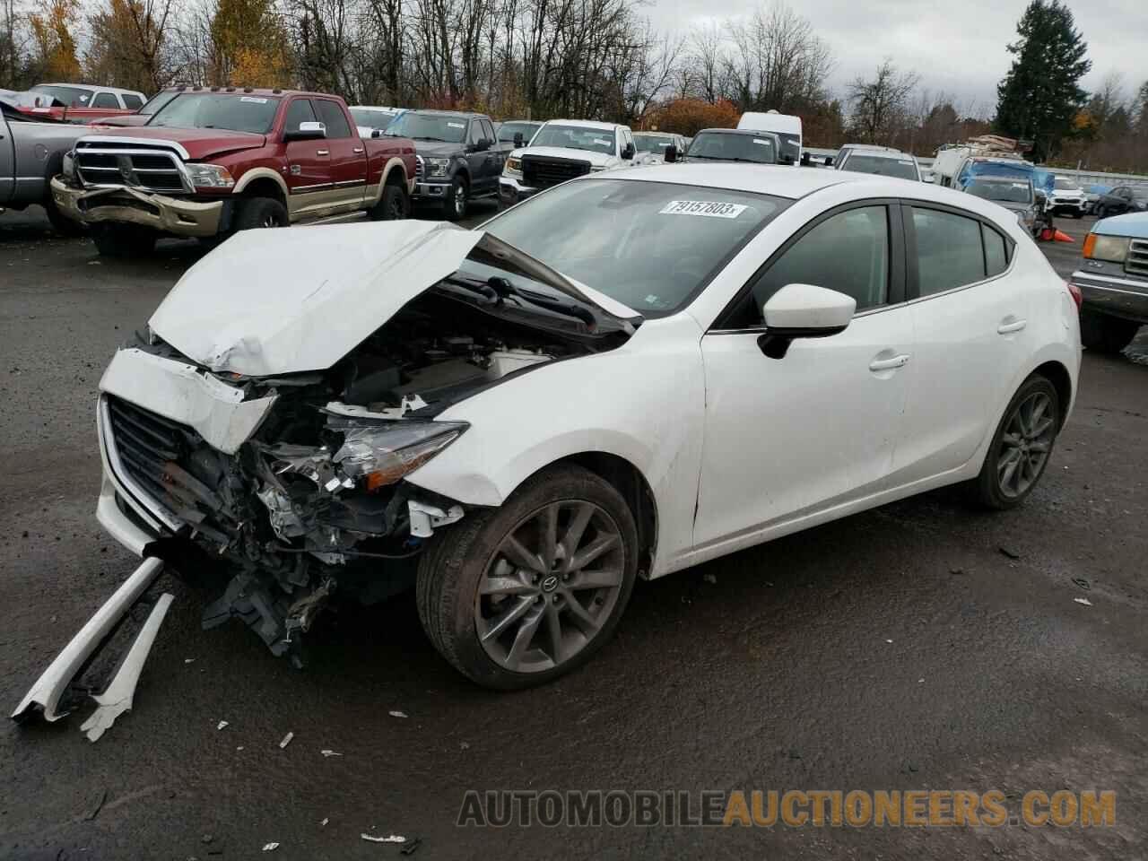 3MZBN1L33JM246834 MAZDA 3 2018