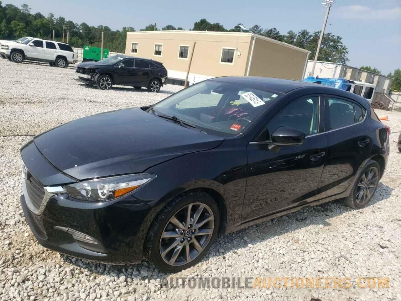 3MZBN1L33JM267568 MAZDA 3 2018