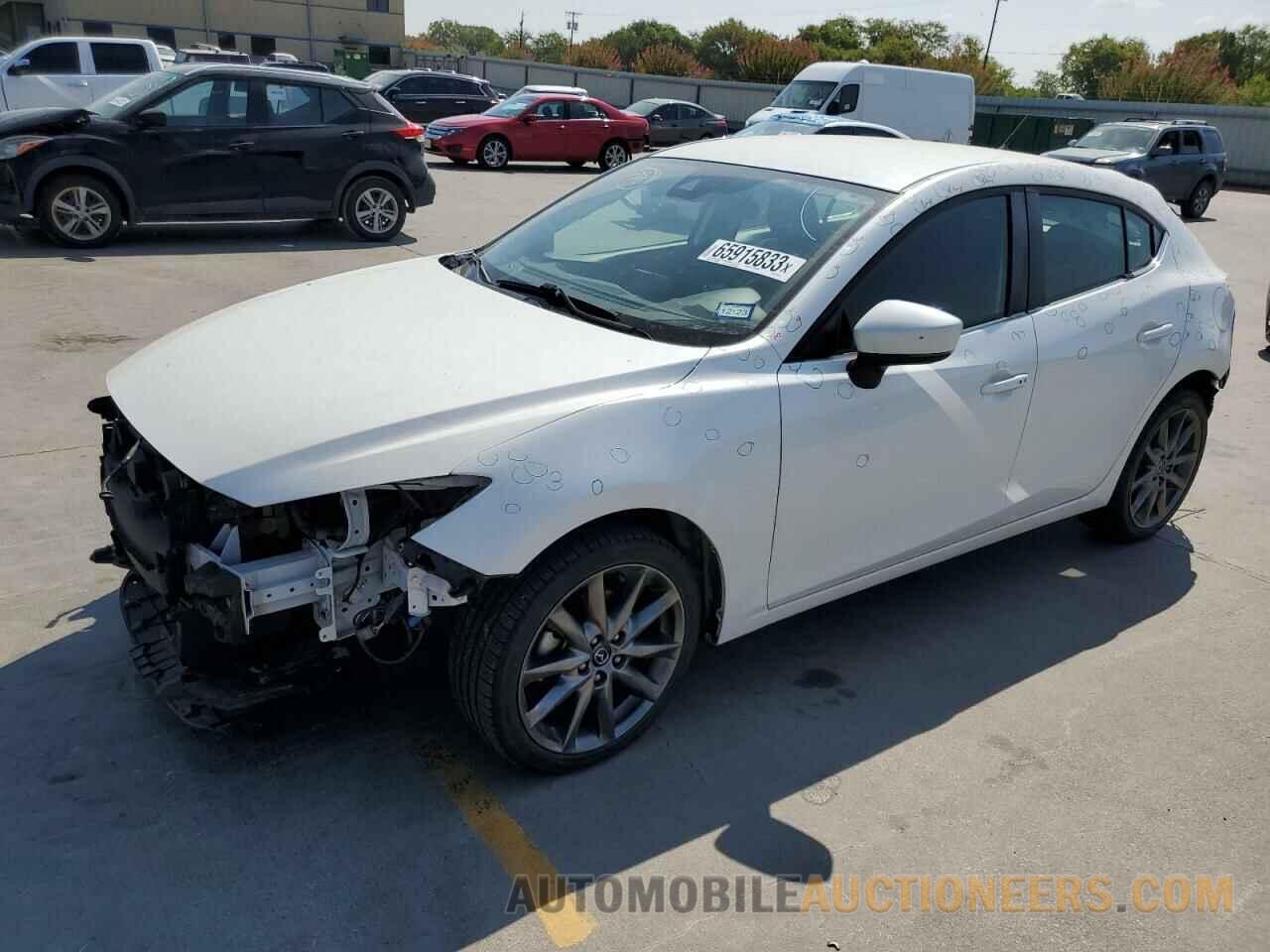 3MZBN1L33JM268798 MAZDA 3 2018