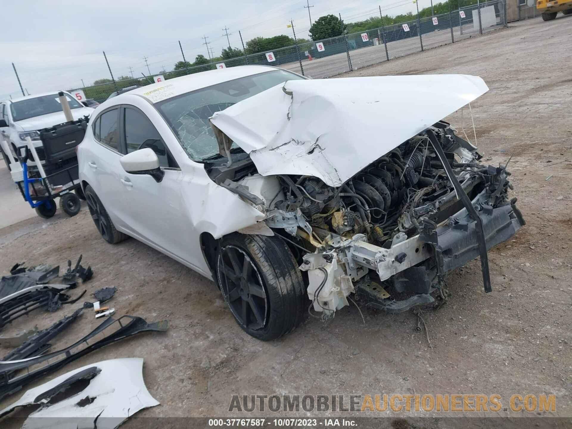 3MZBN1L34JM168404 MAZDA MAZDA3 2018