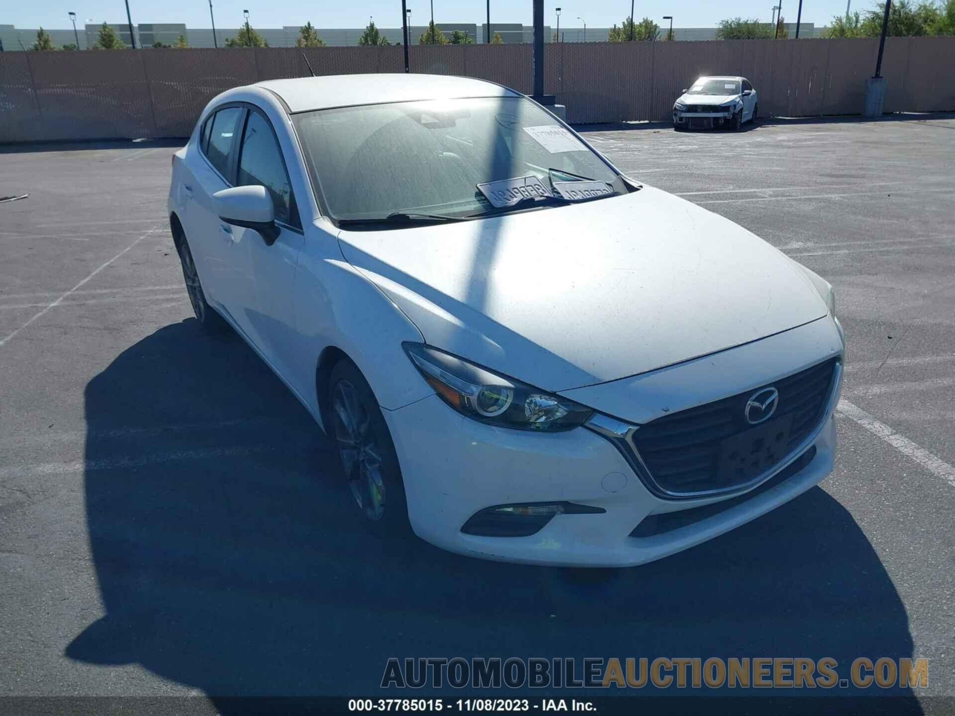 3MZBN1L34JM212921 MAZDA MAZDA3 5-DOOR 2018