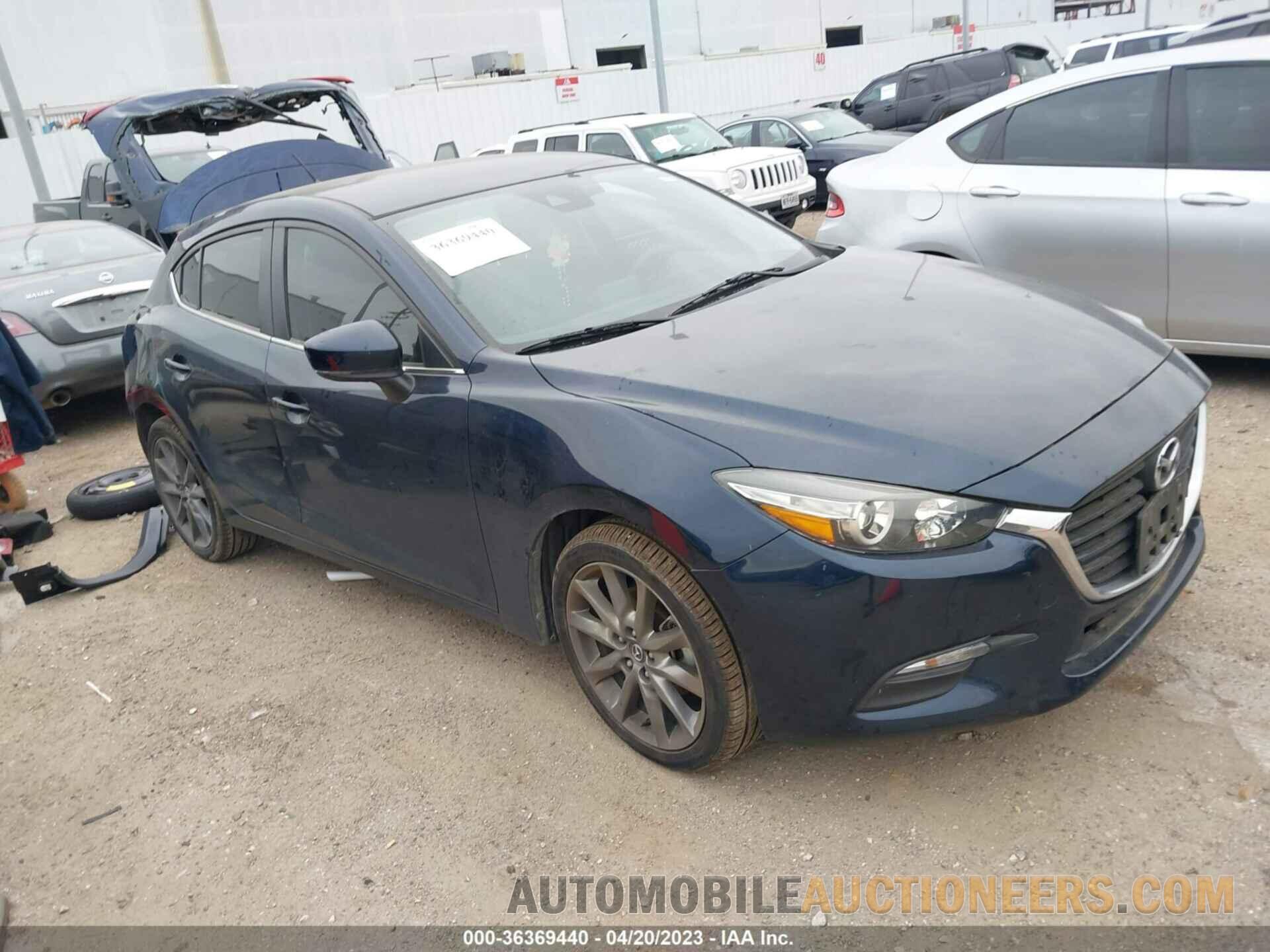 3MZBN1L34JM273217 MAZDA MAZDA3 5-DOOR 2018