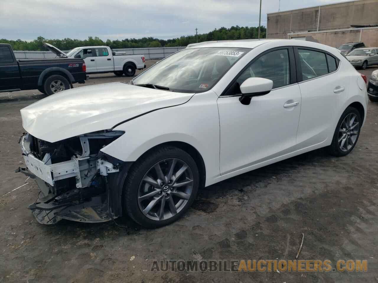 3MZBN1L35JM180903 MAZDA 3 2018