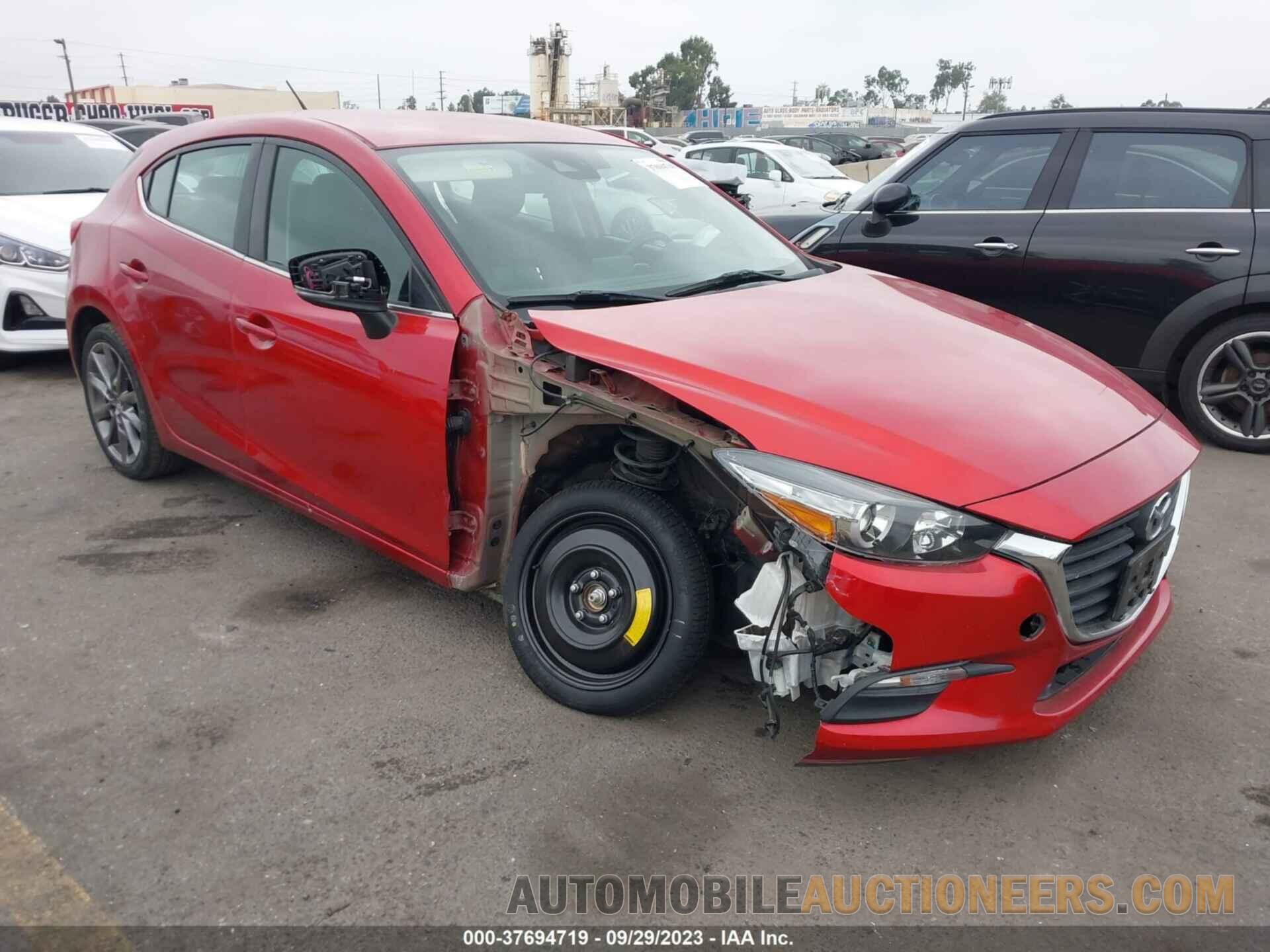 3MZBN1L35JM225287 MAZDA MAZDA3 5-DOOR 2018