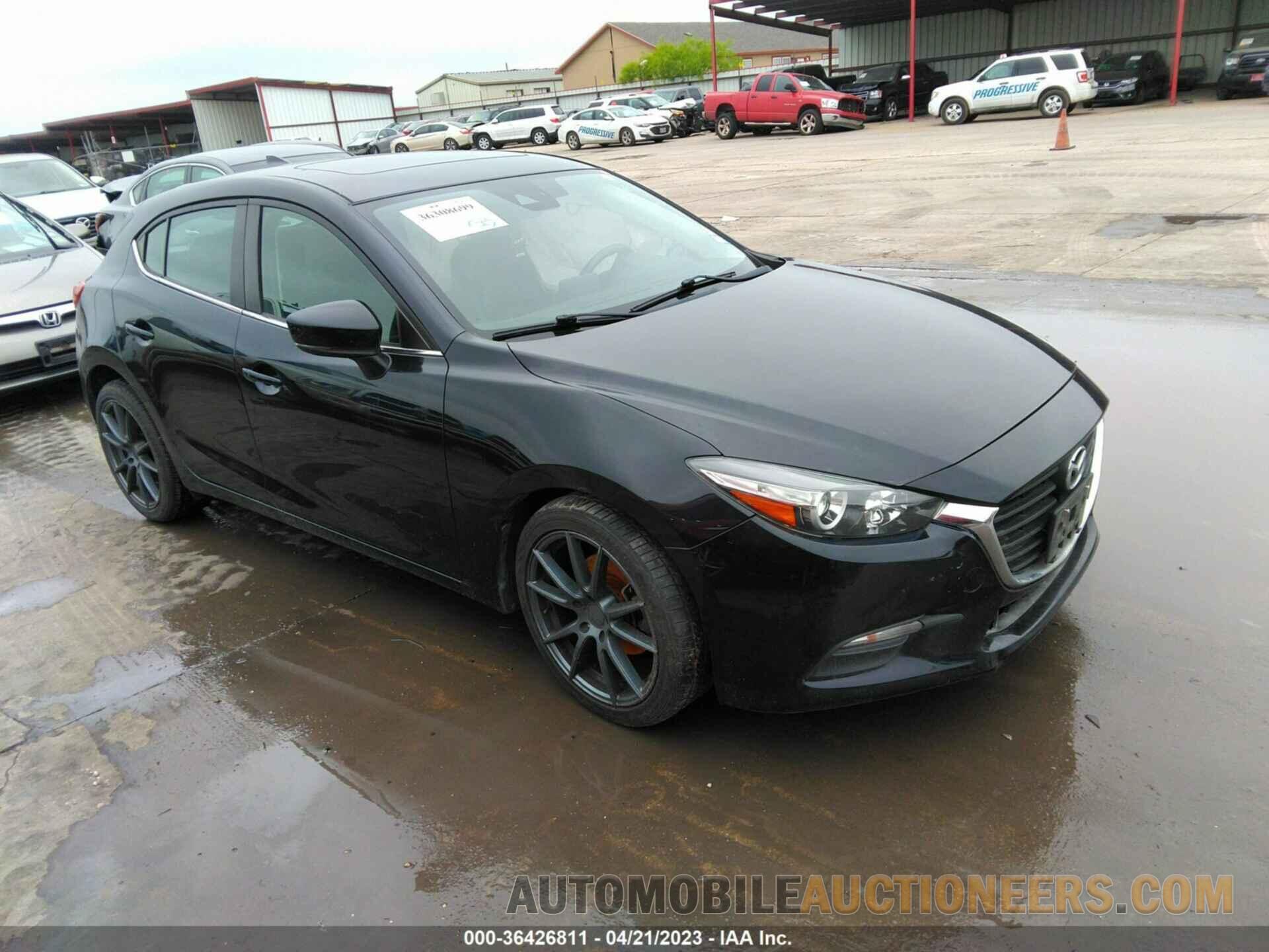 3MZBN1L35JM230215 MAZDA MAZDA3 5-DOOR 2018