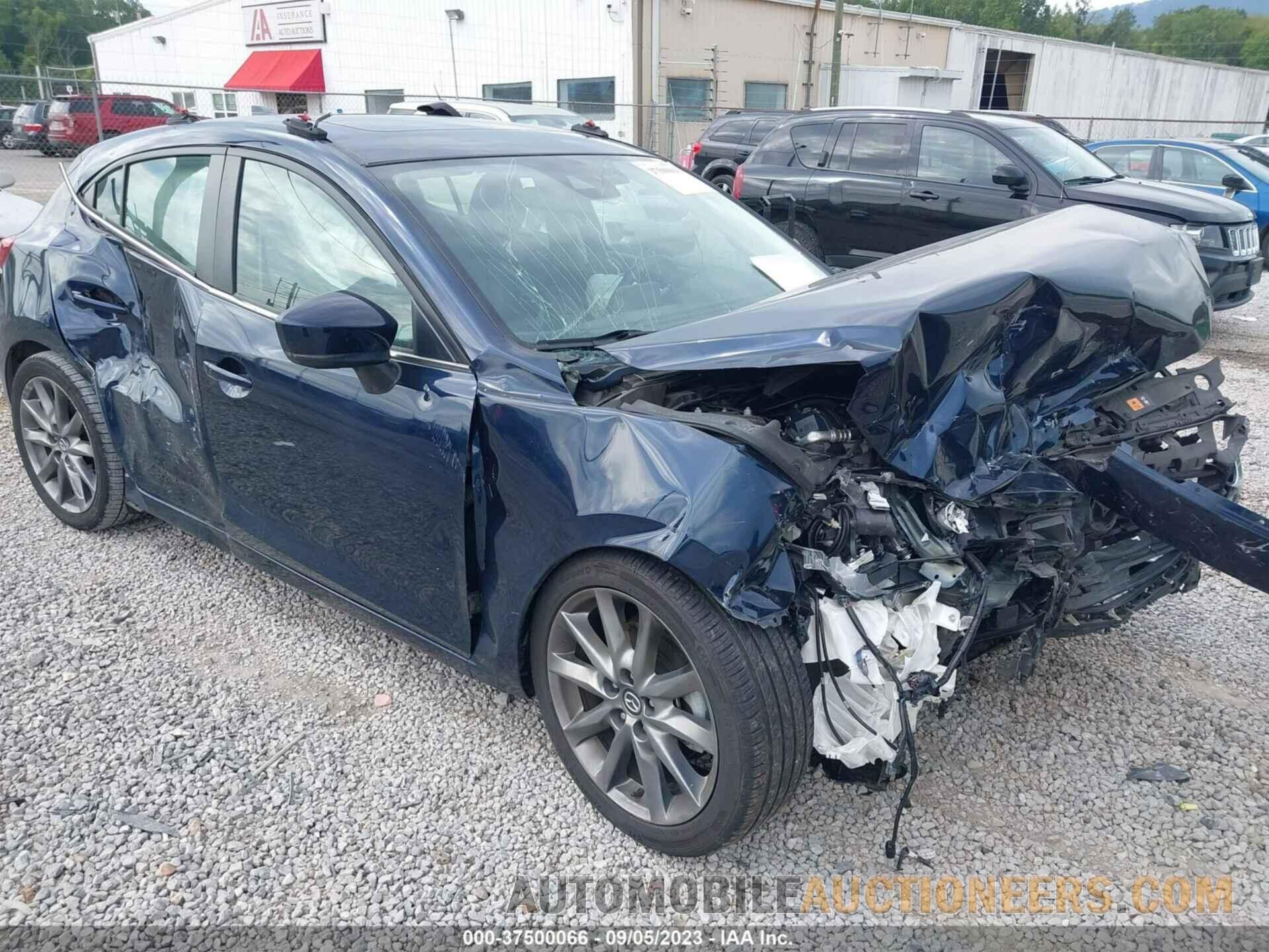 3MZBN1L35JM233857 MAZDA MAZDA3 5-DOOR 2018