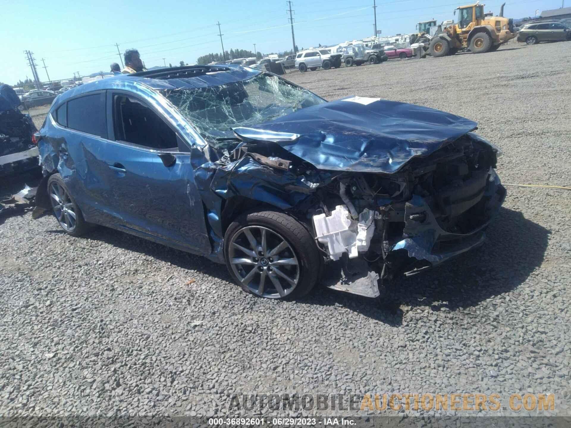 3MZBN1L35JM251145 MAZDA MAZDA3 2018