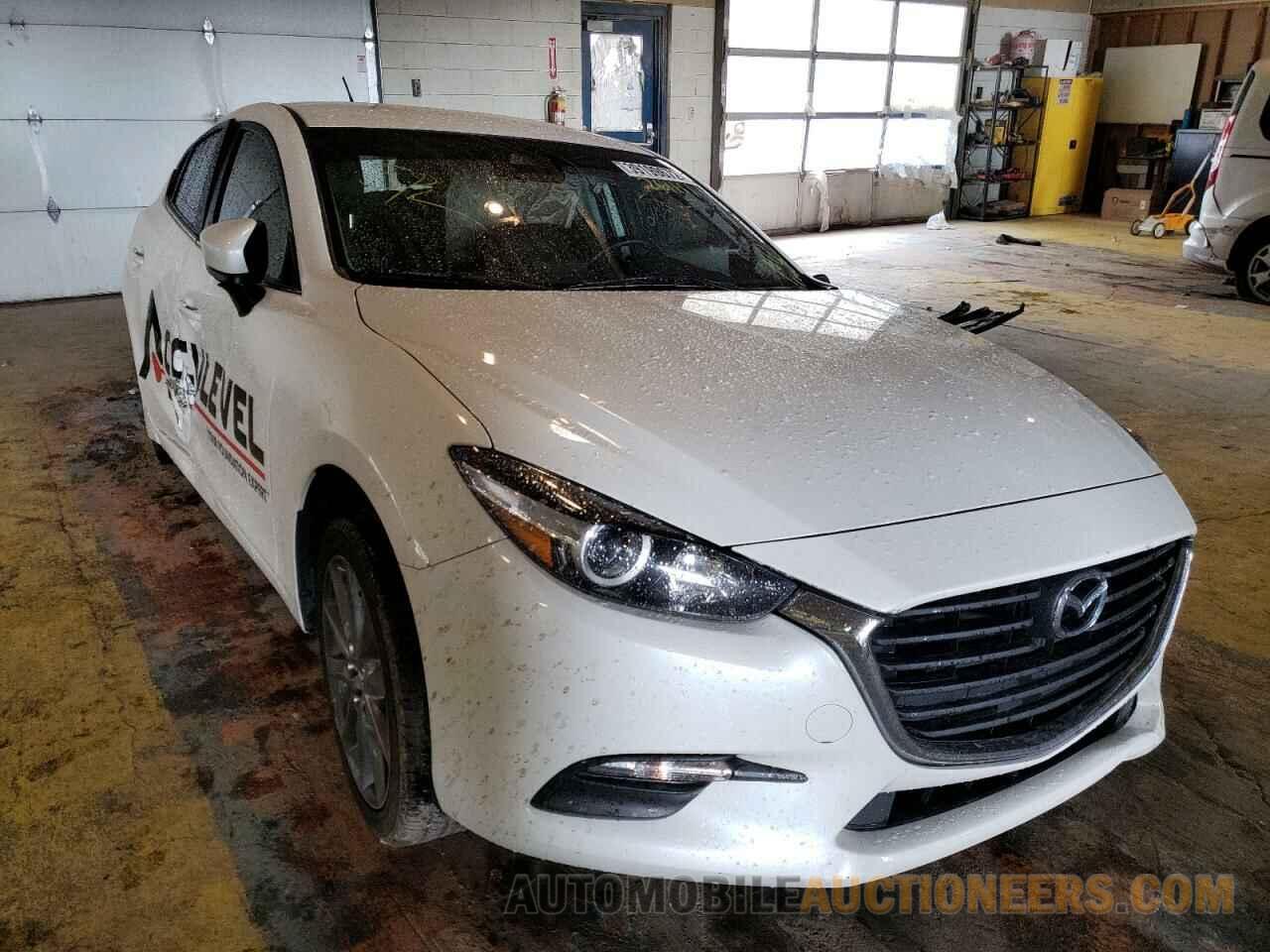 3MZBN1L35JM261111 MAZDA 3 2018