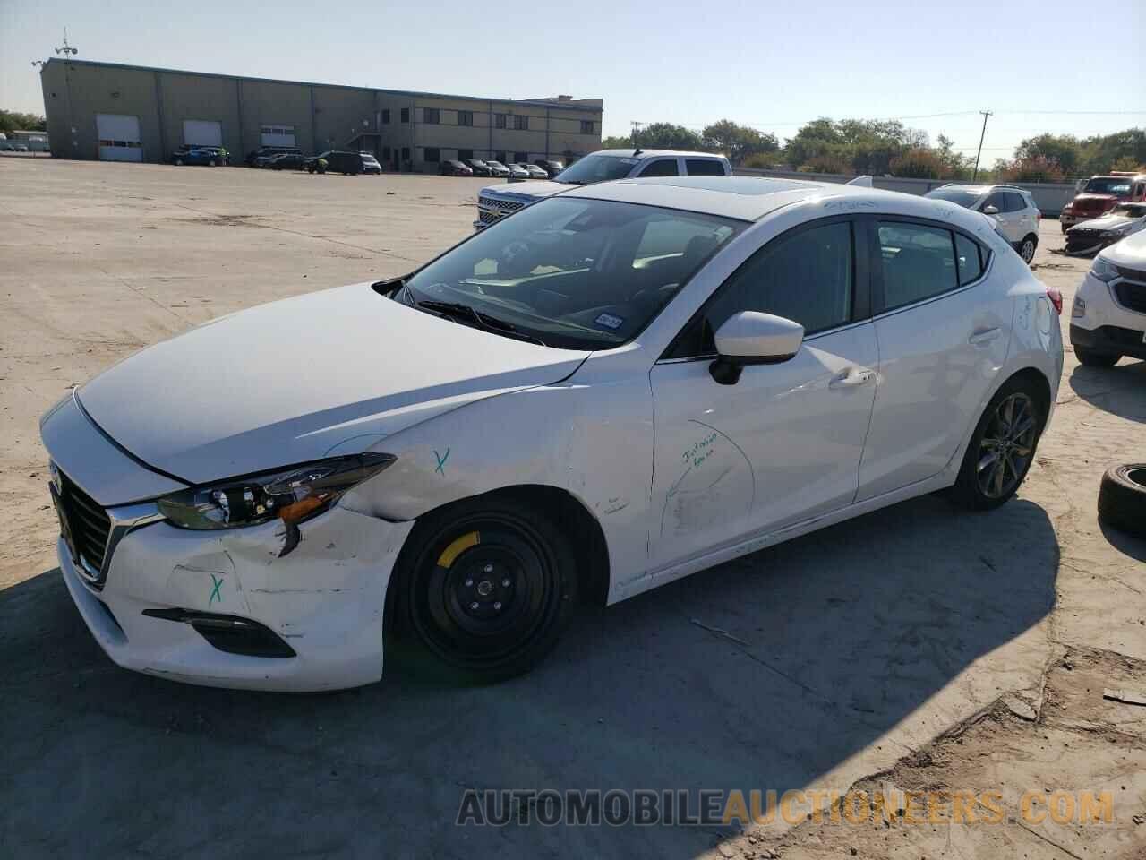 3MZBN1L36JM172664 MAZDA 3 2018