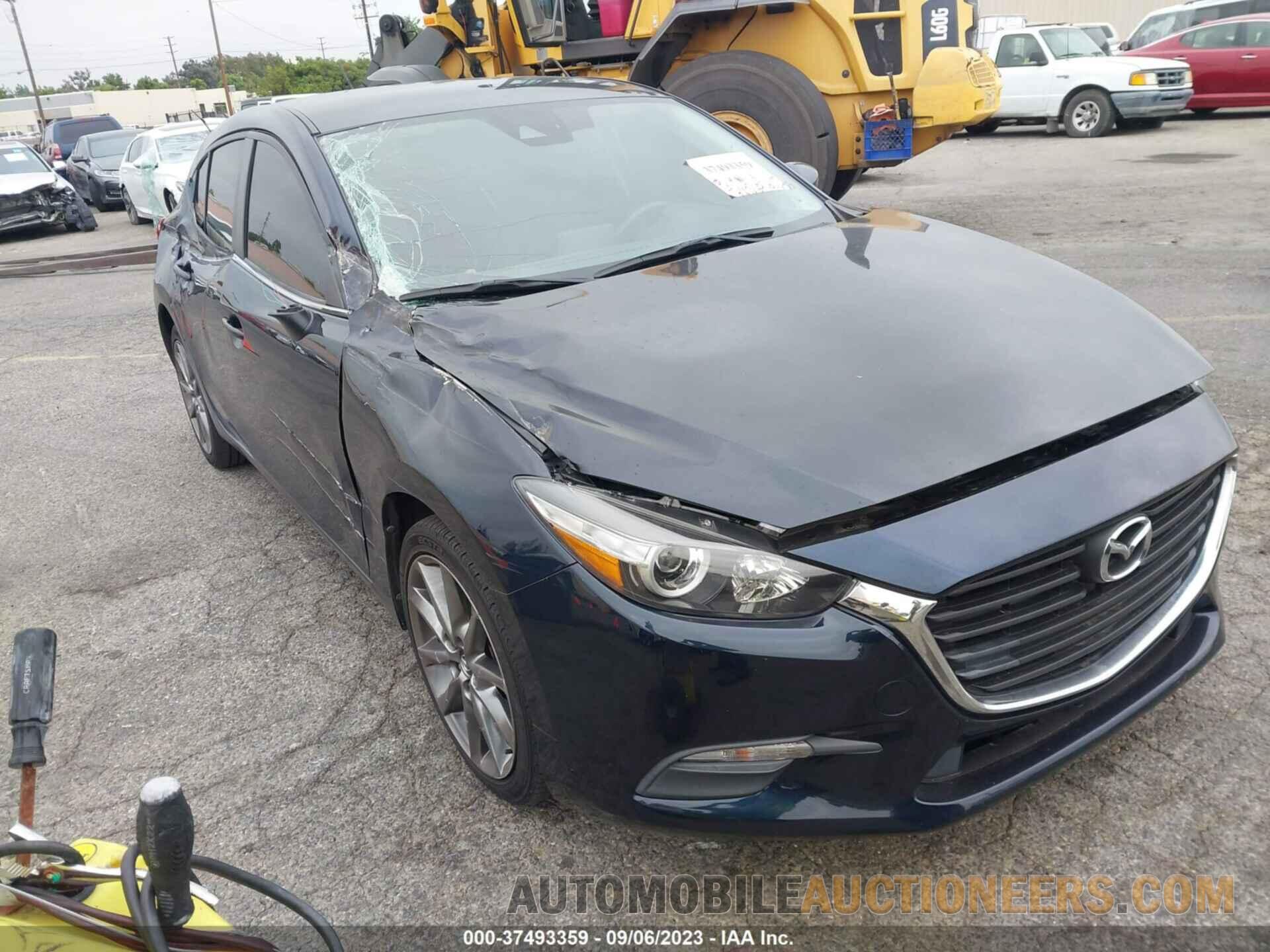 3MZBN1L36JM204609 MAZDA MAZDA3 5-DOOR 2018